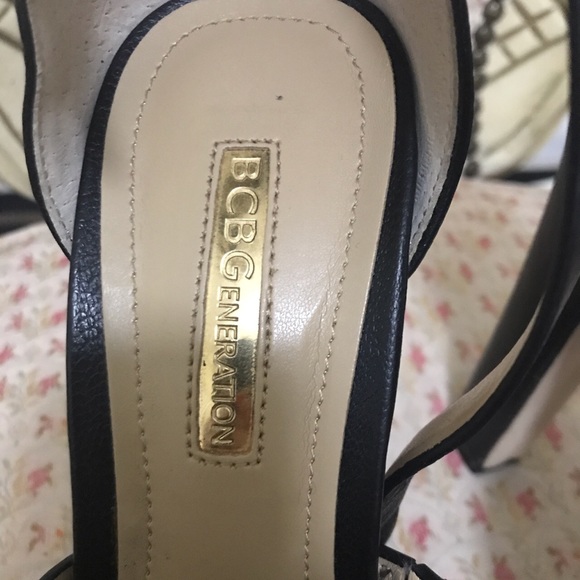 BCBG Black High Heels sz 7 - Picture 2 of 4